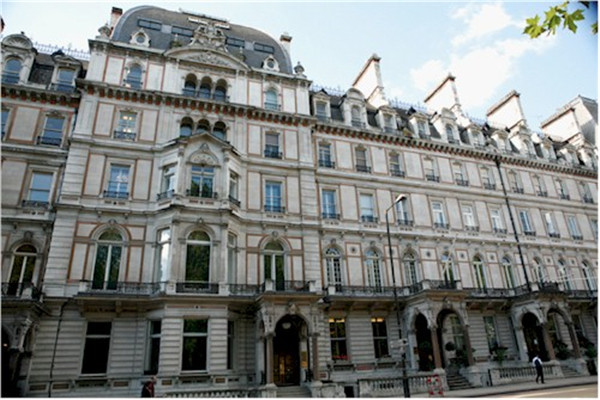 英国伦敦商业金融学院预科简介