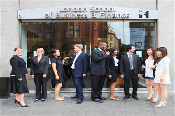 英国伦敦商业金融学院八大优势介绍