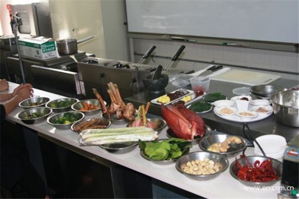 新加坡香阳环球厨师学院留学申请本科两大条件分析