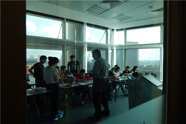 新加坡英华美学院奖学金政策介绍